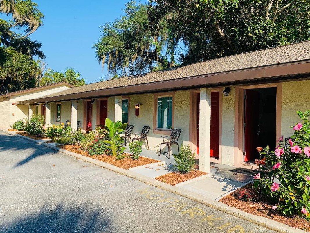 The Retreat at Crystal Manatee is a Real Treat - Florida Fun Travel