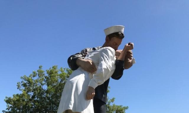 “Unconditional Surrender” in Sarasota