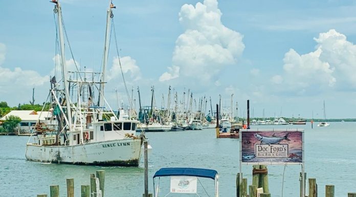 Doc Ford’s at Fort Myers Beach – A Must-Dine