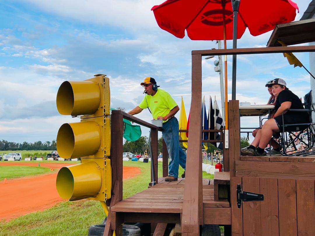 NASGRASS racing flagman